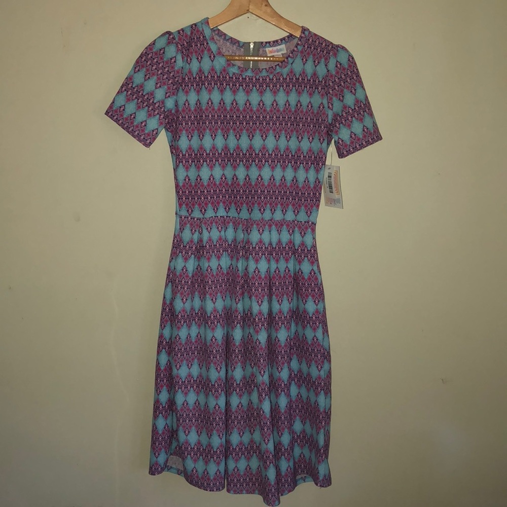 ⭐️ NWT ⭐️ LuLaRoe Amelia S/S Dress 👗